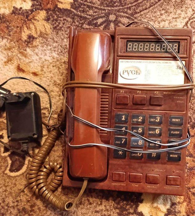 Продаются телефонные аппараты.