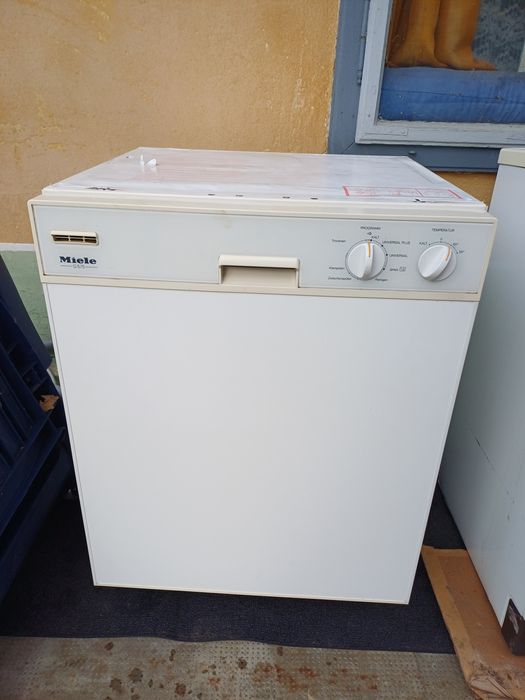 Masina spalat vase Miele
