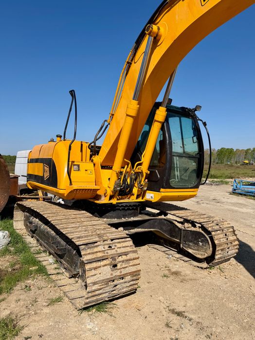JCB excavator pe senile / an 2006