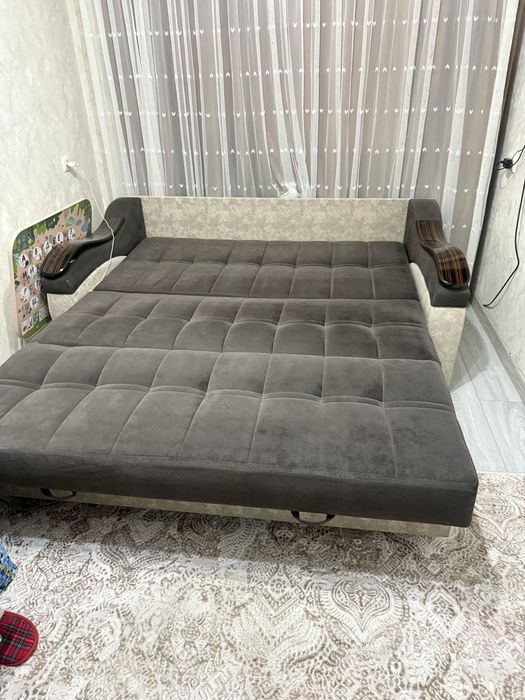 Диван для дома.