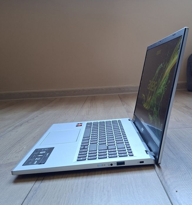 15.6' IPS Acer Aspire AMD Ryzen 5 7520U/16GB DDR5/512GB SSD/AMD Radeon 610M