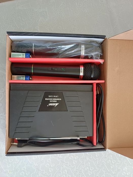 Микрофон 2штук с приемником