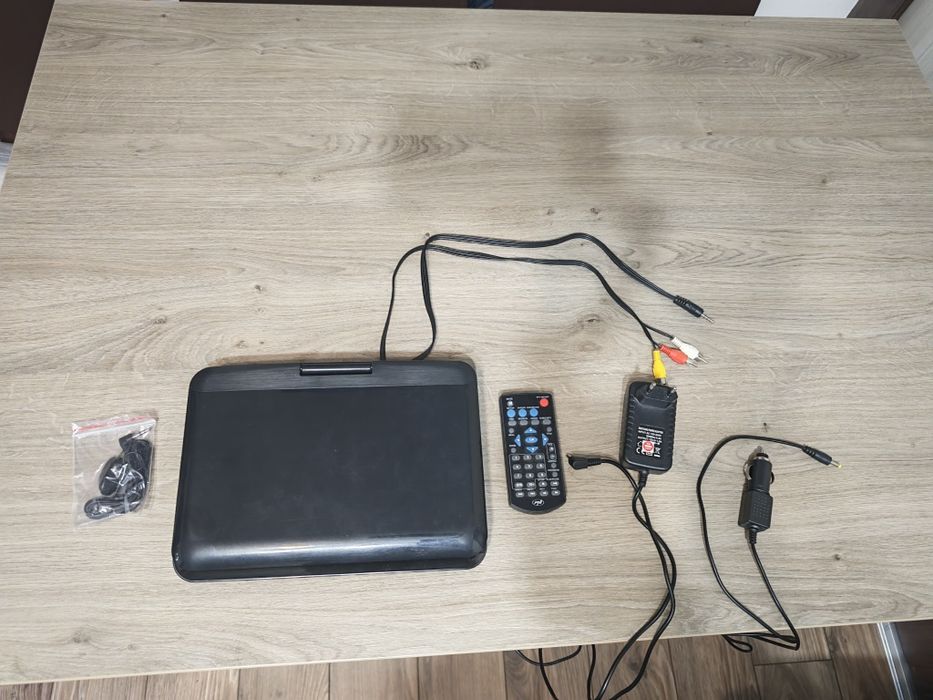Pni Dvd player portabil