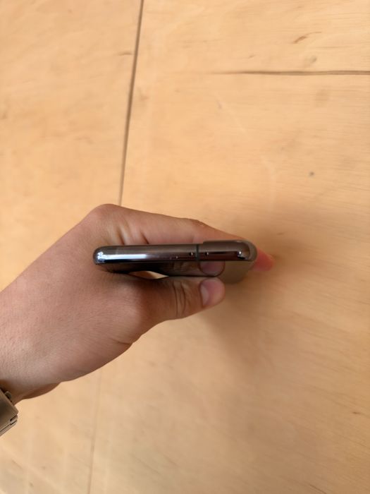 Samsung S21 5G (8/256 GB) ideal holatda srochna sotiladi