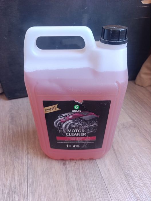 Продам очиститель двигателя 5 л