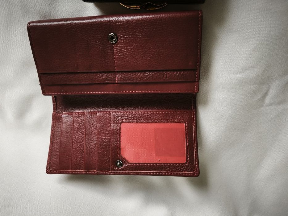 Дамски портмонета