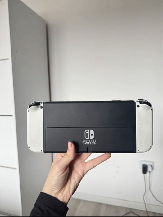 Nintendo Switch OLED alb - stare foarte buna