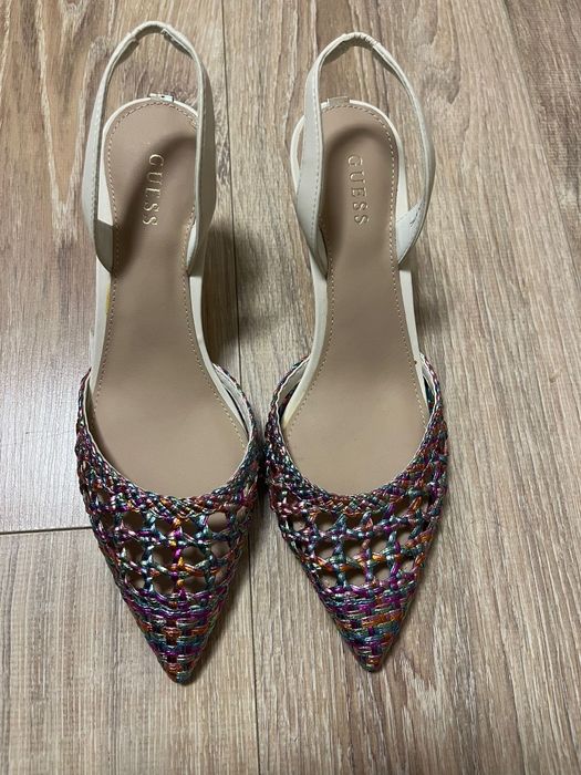 Geanta și pantofi guess