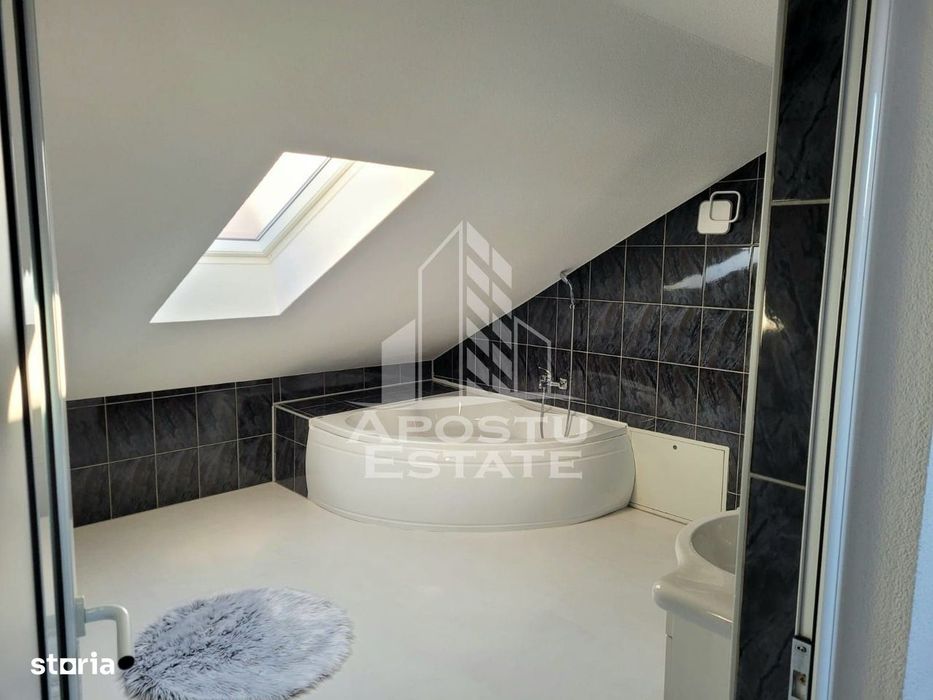 Casa desfasurata pe doua niveluri,zona Podgoria