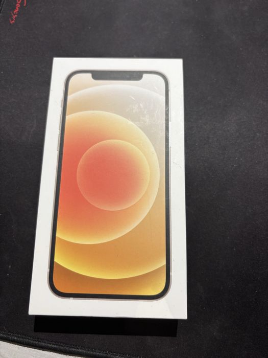 Iphone 12 256GB 75% батерия с подарък