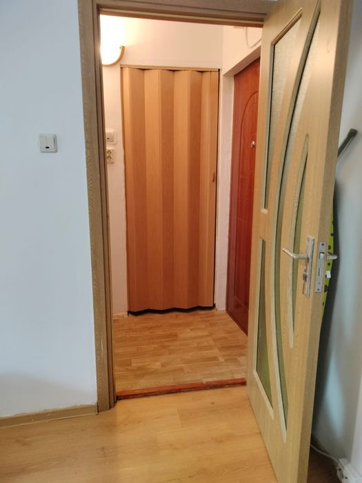 Inchiriez apartament