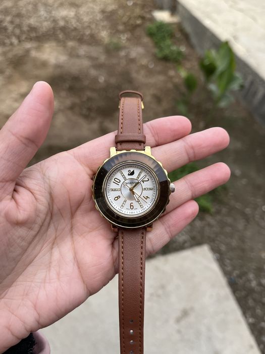 Soatlar sotiladi.  Swiss made