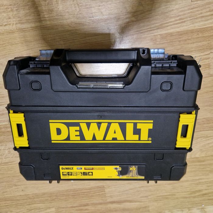Шруповерт Dewalt801NT