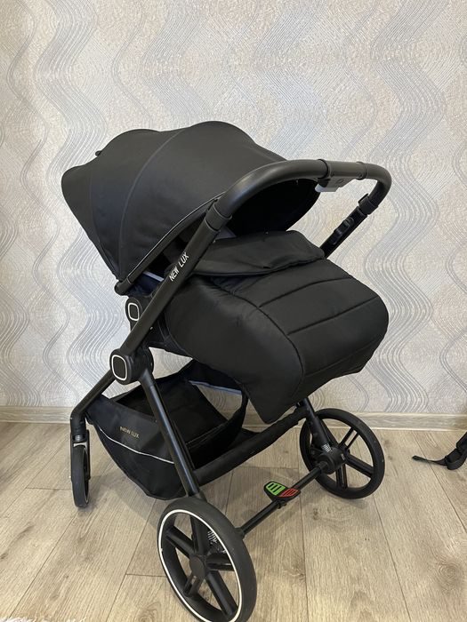 Коляска в отличном состояни