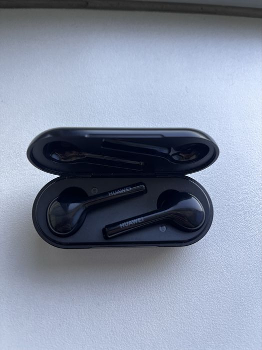 Чисто нови слушалки Huawei