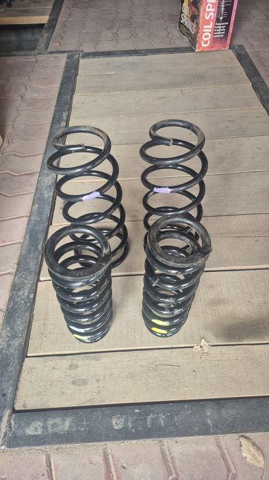 Продам комплект пружин