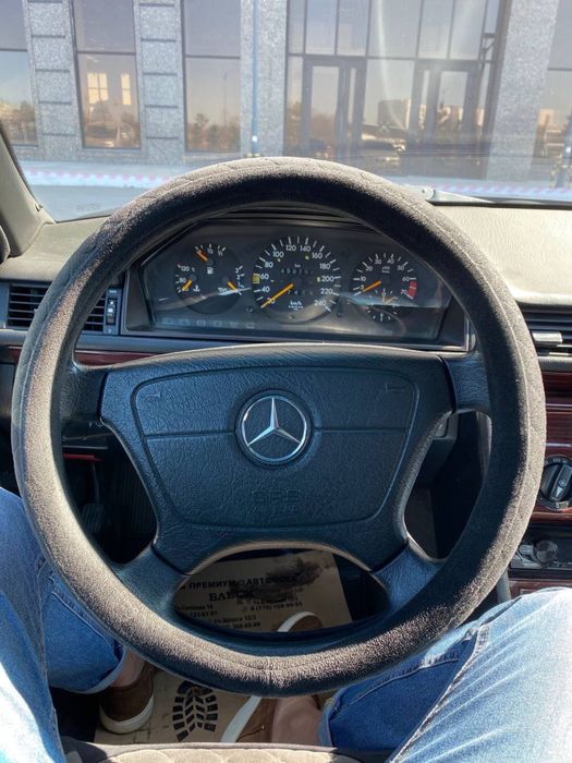 Продам автомобиль мерседес бенц