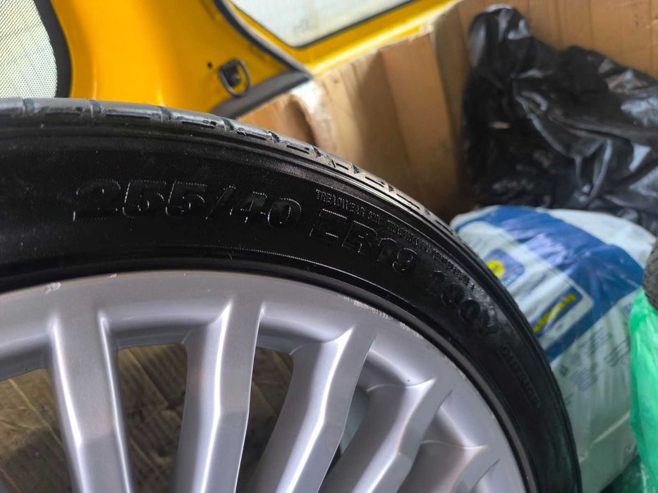 Продавaм гуми с оригинални  алуминиеви джанти за Mercedes 500 Cl, S