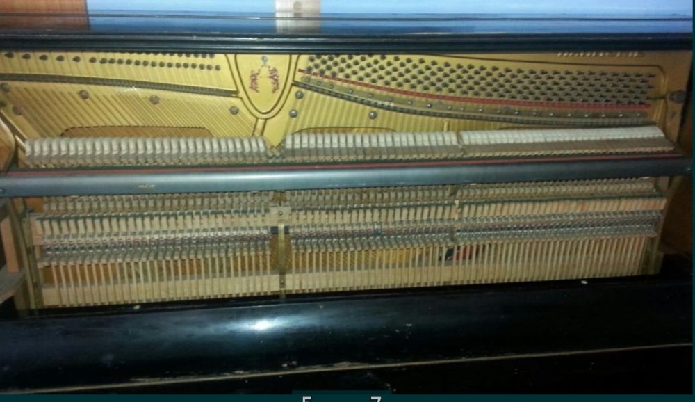 Немско пиано Harmonie Berlin