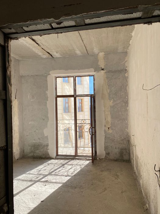 Срочно!!! Нурафшон шахрида хонадон сотилади, вариантни хам куринг