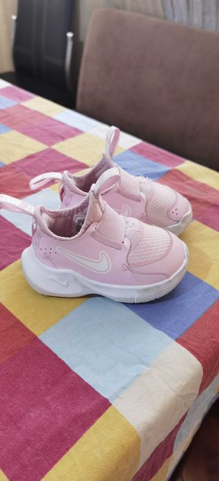 Бебешки маратонки в много добро състояние