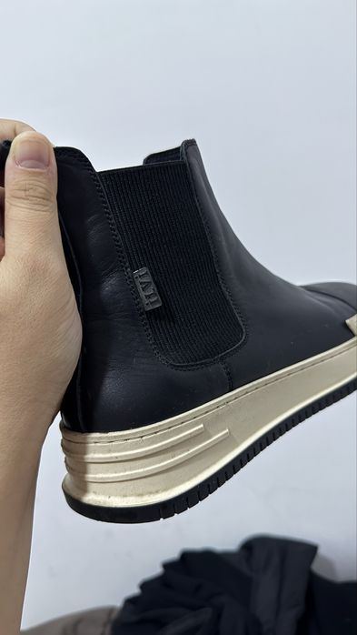 Продам весенние ботинки челси