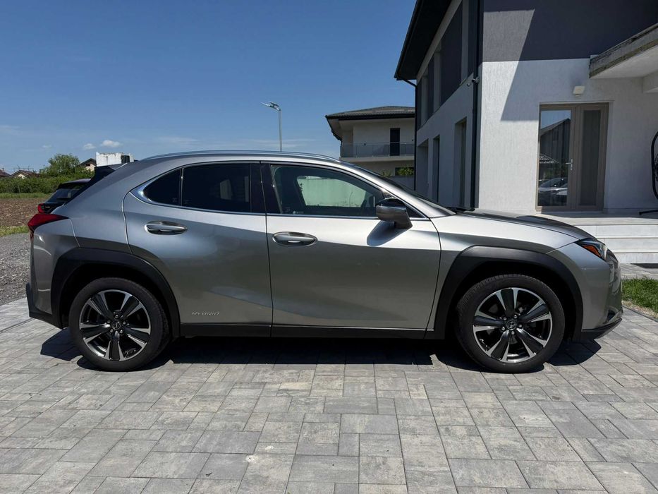 Lexus UX 250h / Full Hybrid / Garantie / Istoric Lexus / 105.000 km