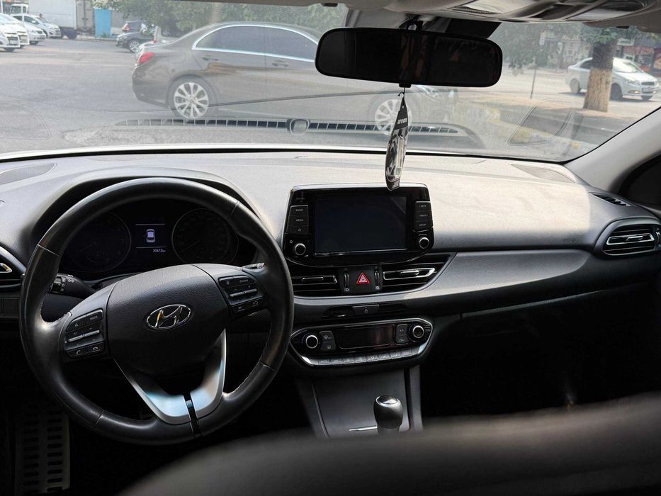 Продаётся Hyundai i30 в отличном состоянии (full complect)