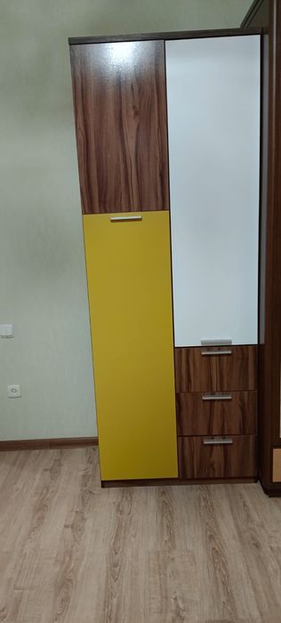 Продам три шкафа