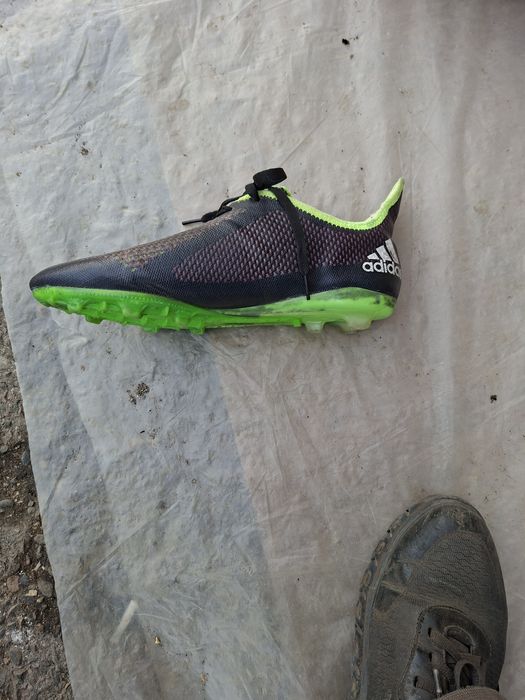 Продам бутсы для взрослых