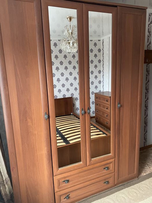 Спальний гарнитур б/у