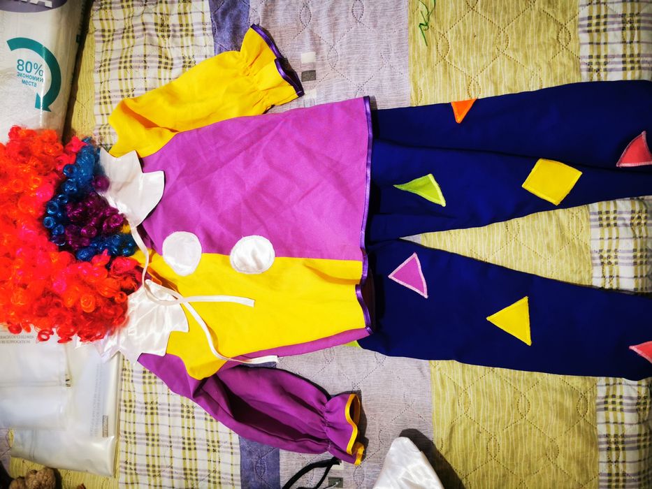 Продам новогодние костюмы