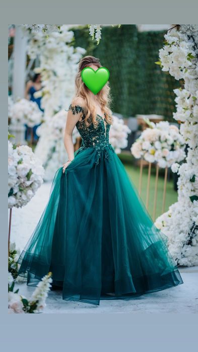 Бална рокля в зелен цвят