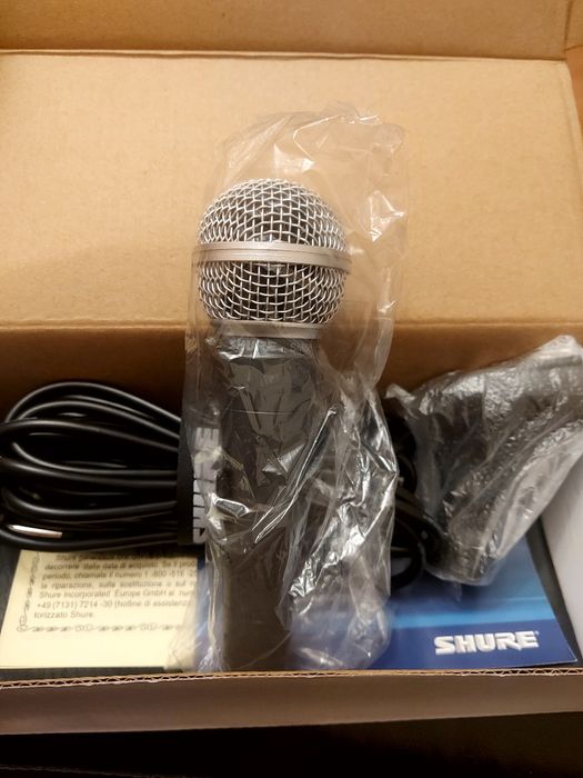 Музикален микрофон SHURE SM 58  за професионални певци и любители на м