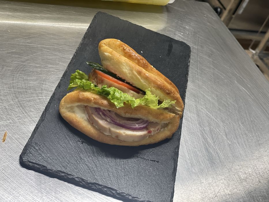 Бургеры, круасаны, панини