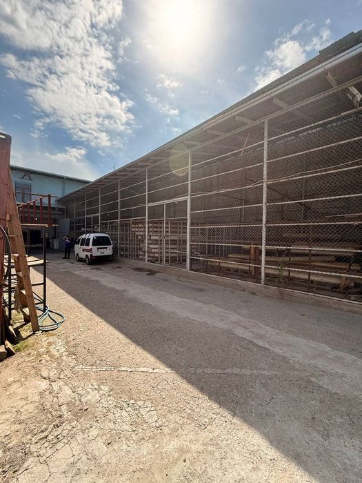 Продается 2х этажный большой СКЛАД 14 соток ор:  Аэропорт массив-5 крг