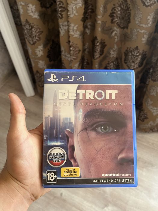 Продам PlayStation 4