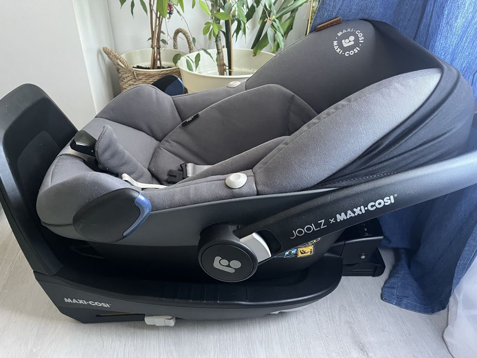 Scoica Maxi Cosi Joolz si Isofix