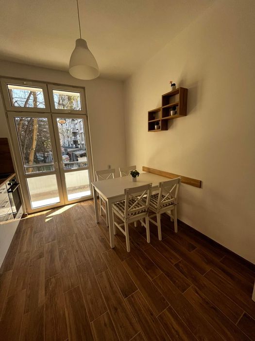 Дава се под наем Тристаен апартамент в Пловдив, Център - 90 кв.м за 650 € - Снимка #2