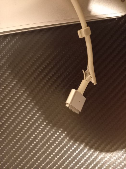 Laptop MacBook 13 inch OS Monterey cu incarcator
