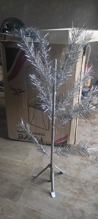 Ёлка советская в хороем состоянии