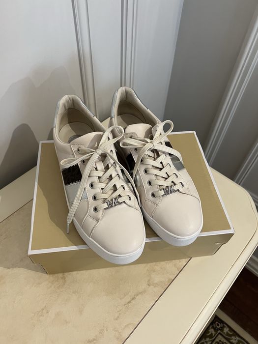 Стильные кроссовки Michael Kors