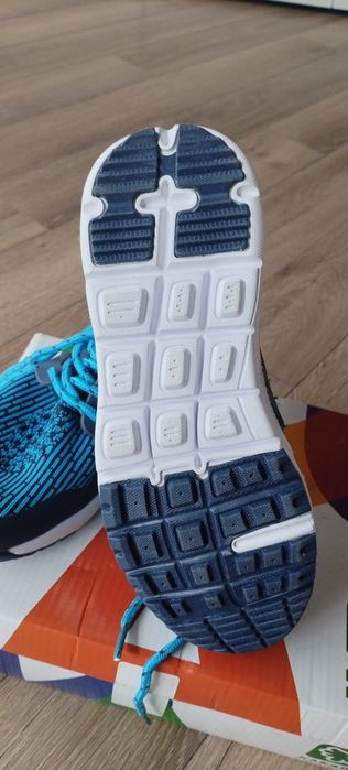 Кроссовки детские 34р