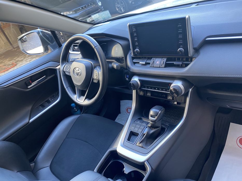 Продам Toyota RAV4