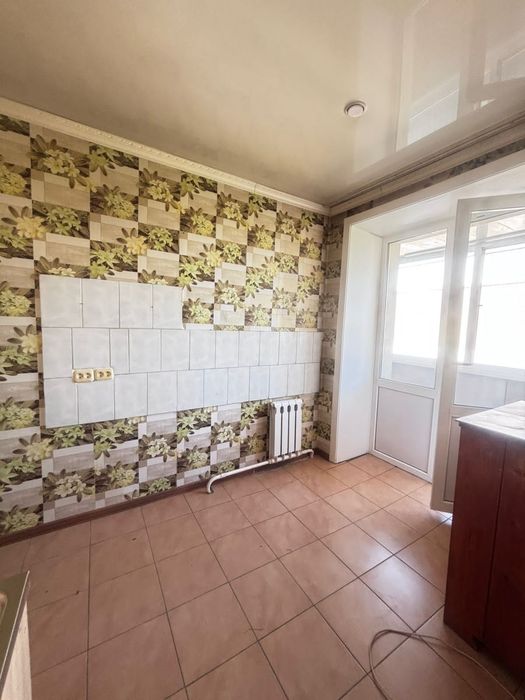 Продам 2 комн .общежитие в районе 32 Школы..