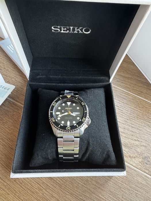 Чисто нов Часовник Seiko с метална каишка