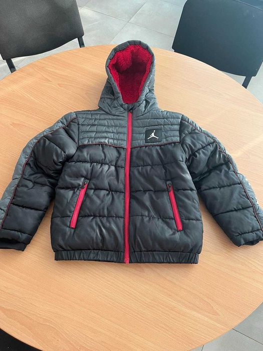 Детско зимно яке Air Jordan 10-12г.