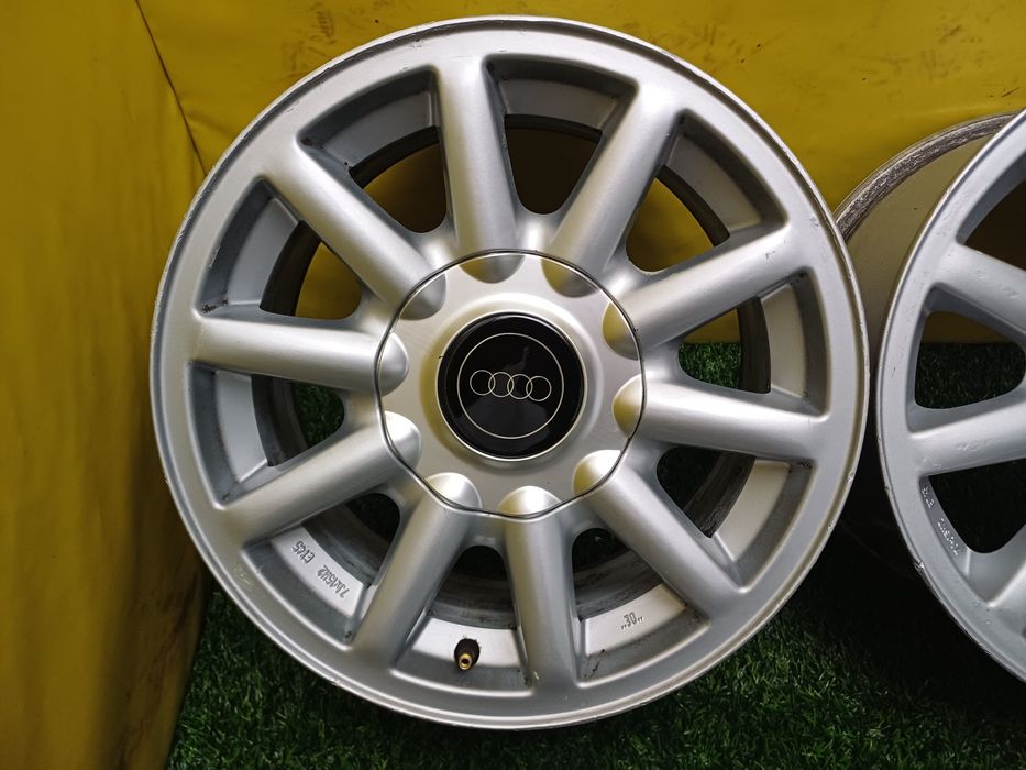 Диски R15 5x112 ромашки на Audi.