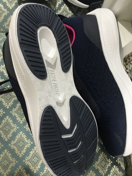 Кроссовки новые белые синие