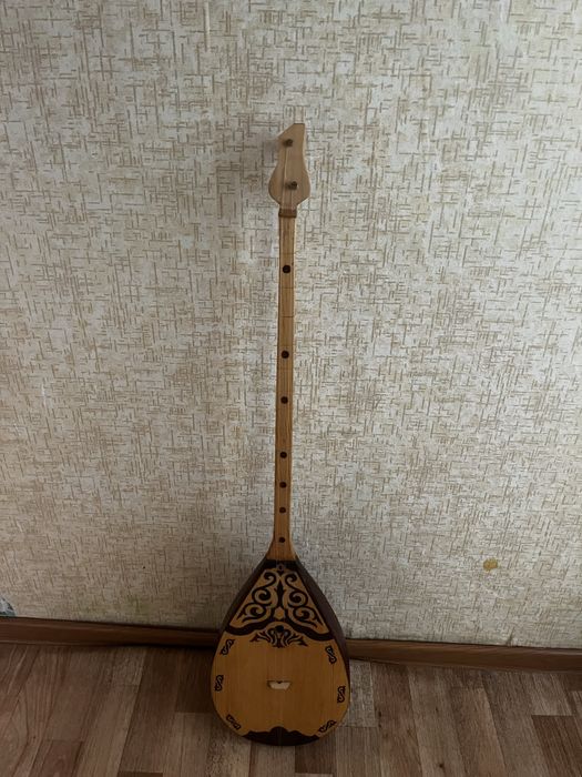 Продам домбыру для начинающих